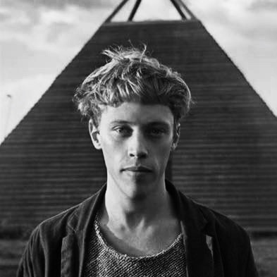 (c) Alexander Popelier